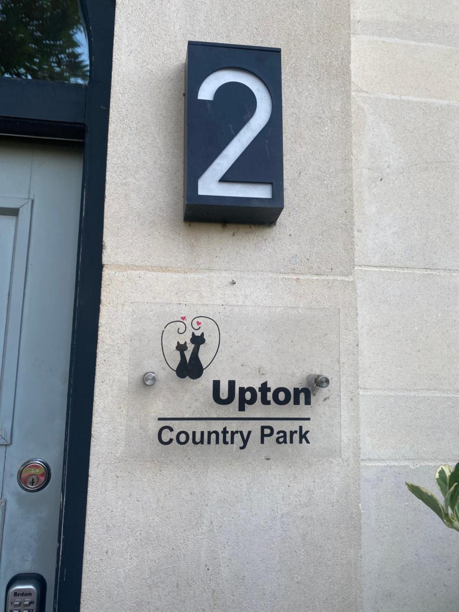 Upton Country Park Guest House Northampton Esterno foto