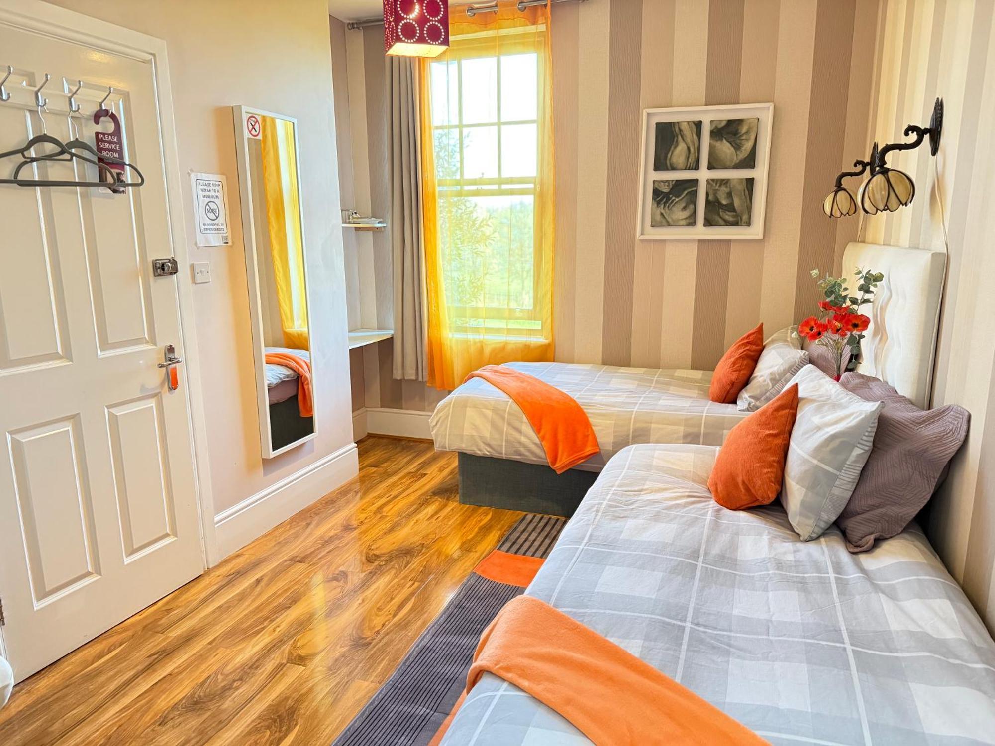 Upton Country Park Guest House Northampton Esterno foto