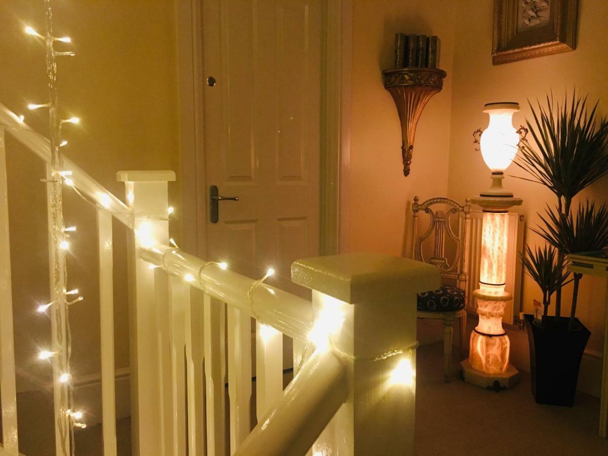 Upton Country Park Guest House Northampton Esterno foto